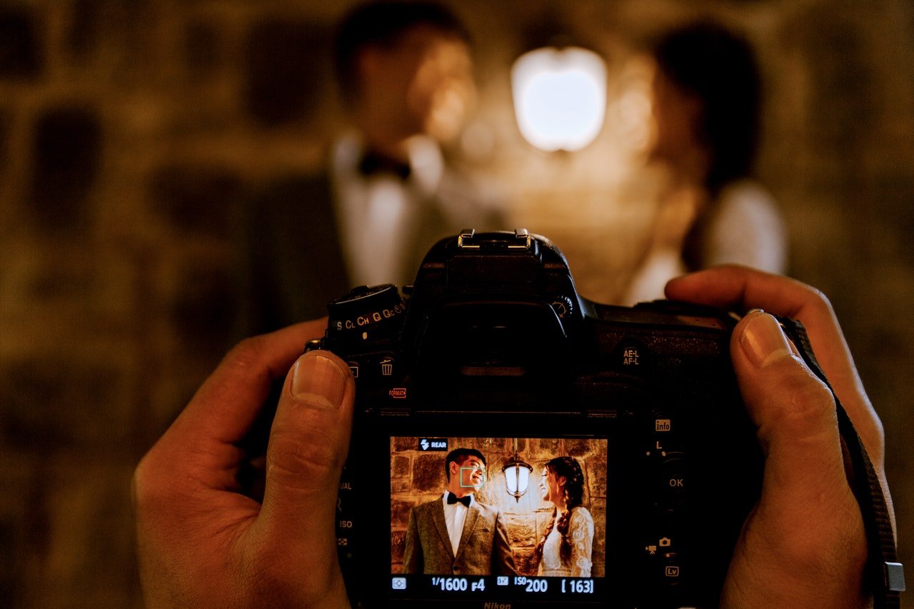How to become a professional wedding photographer? photo