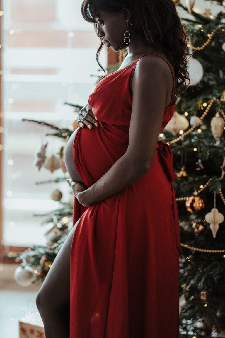 An indoor pregnancy photo session in Paris