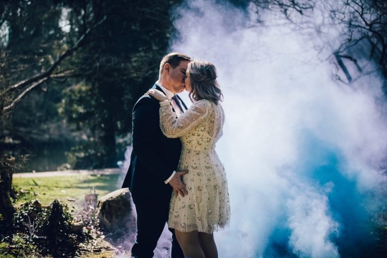 idées de photos de mariage originales avec fumigènes
