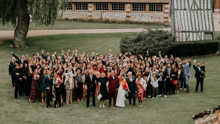 Photos de groupe mariage : comment les organiser sans perdre le cocktail